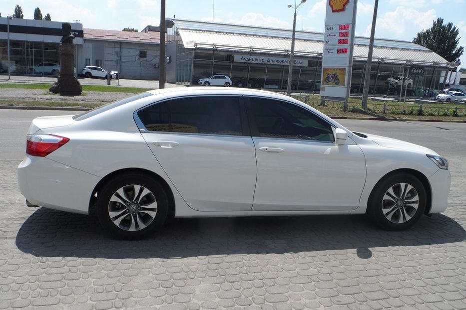 Продам Honda Accord 2013 года в Днепре