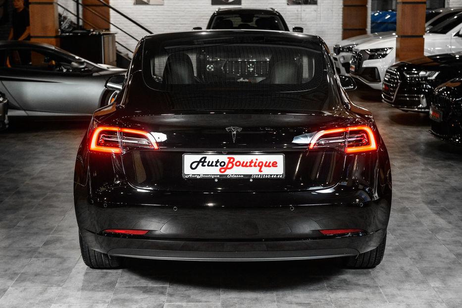 Продам Tesla Model 3 Long Range Autopilot 2018 года в Одессе