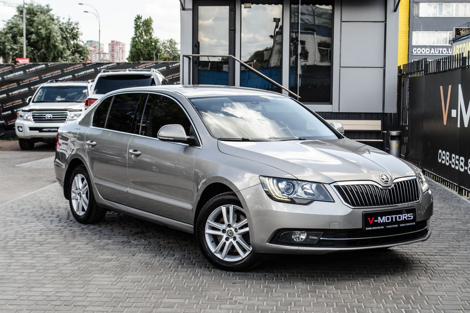 Продам Skoda Superb 1.8T Comfort 2013 года в Киеве