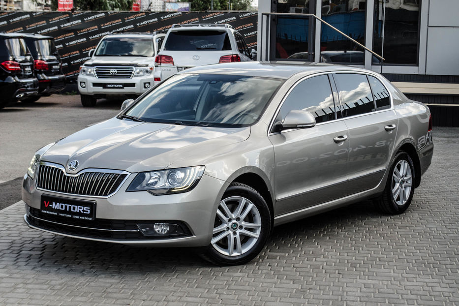 Продам Skoda Superb 1.8T Comfort 2013 года в Киеве