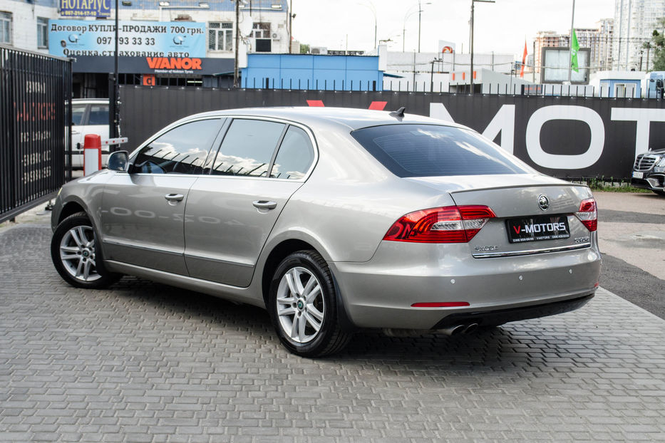 Продам Skoda Superb 1.8T Comfort 2013 года в Киеве