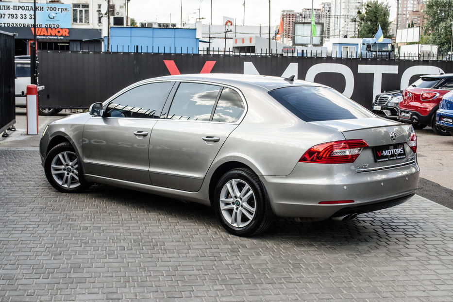 Продам Skoda Superb 1.8T Comfort 2013 года в Киеве