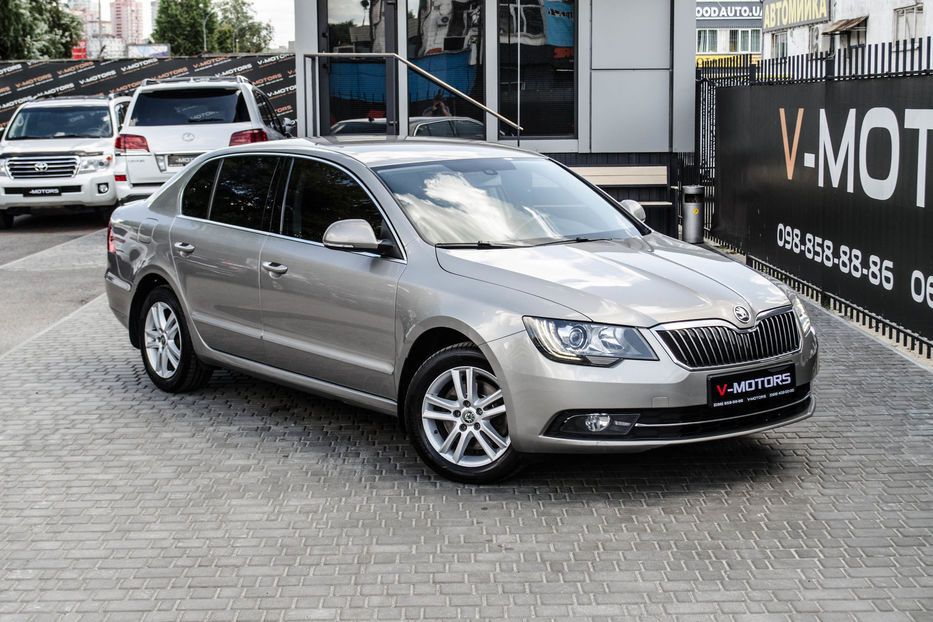 Продам Skoda Superb 1.8T Comfort 2013 года в Киеве