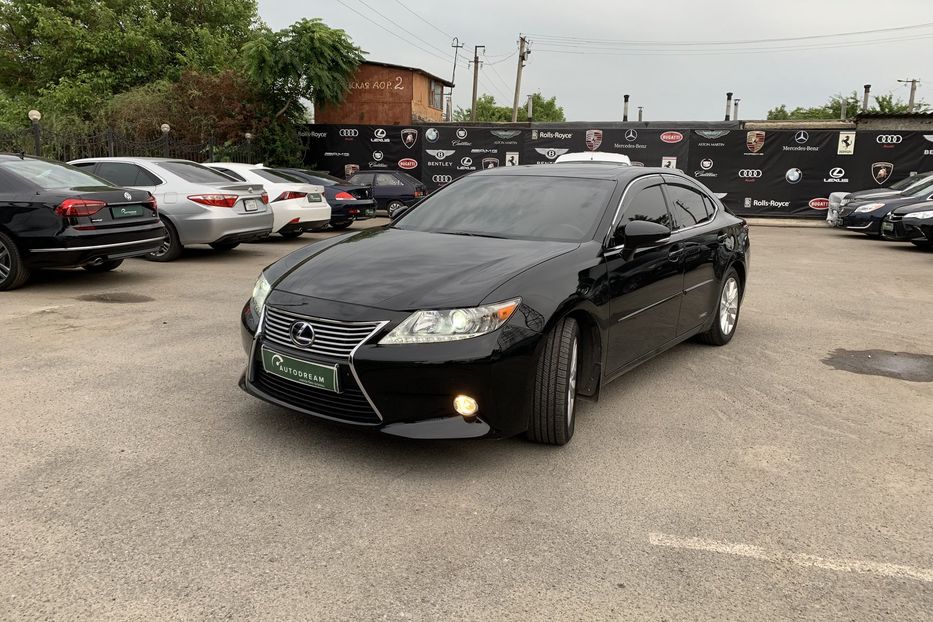 Продам Lexus ES 300 Hybrid 2013 года в Одессе