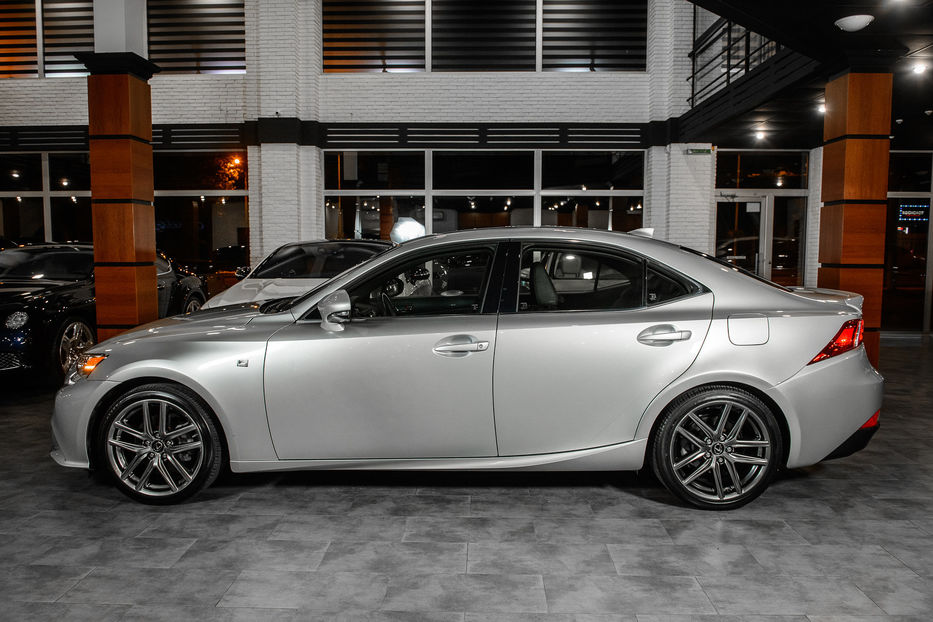 Продам Lexus IS 250  F-Sport 4WD 2015 года в Одессе