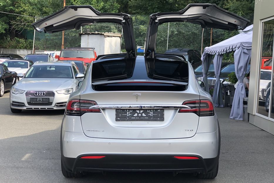 Продам Tesla Model X 75 D 2017 года в Киеве