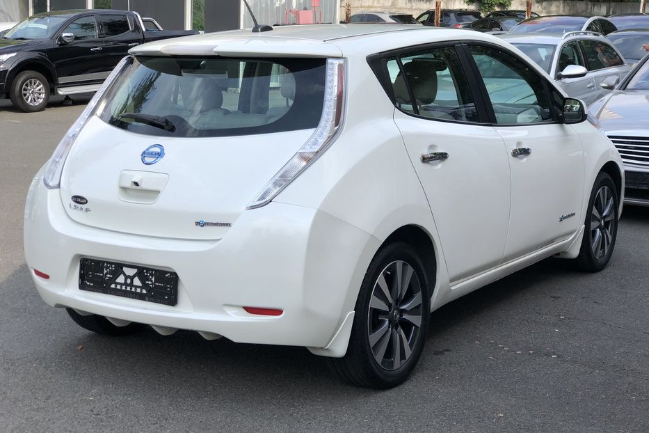 Продам Nissan Leaf SV 30kw 2016 года в Киеве