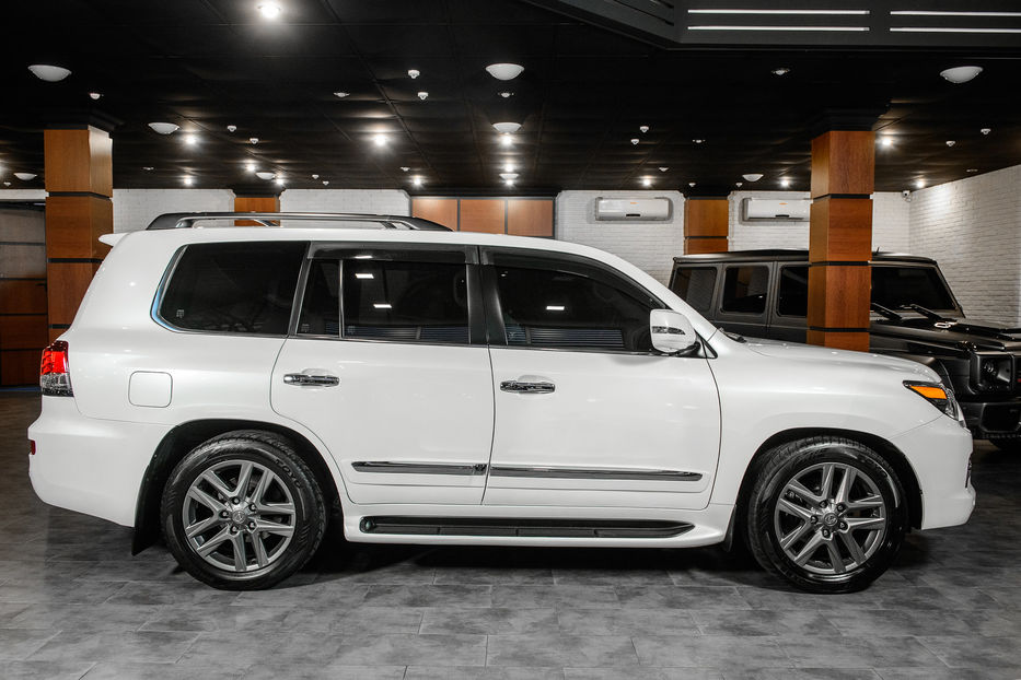 Продам Lexus LX 570 Luxury + 2013 года в Одессе