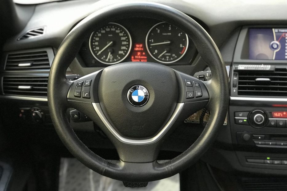 Продам BMW X5 2012 года в Одессе