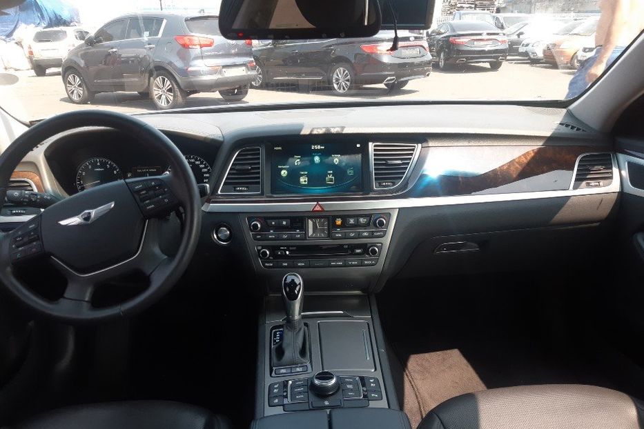Продам Hyundai Genesis 2016 года в Одессе