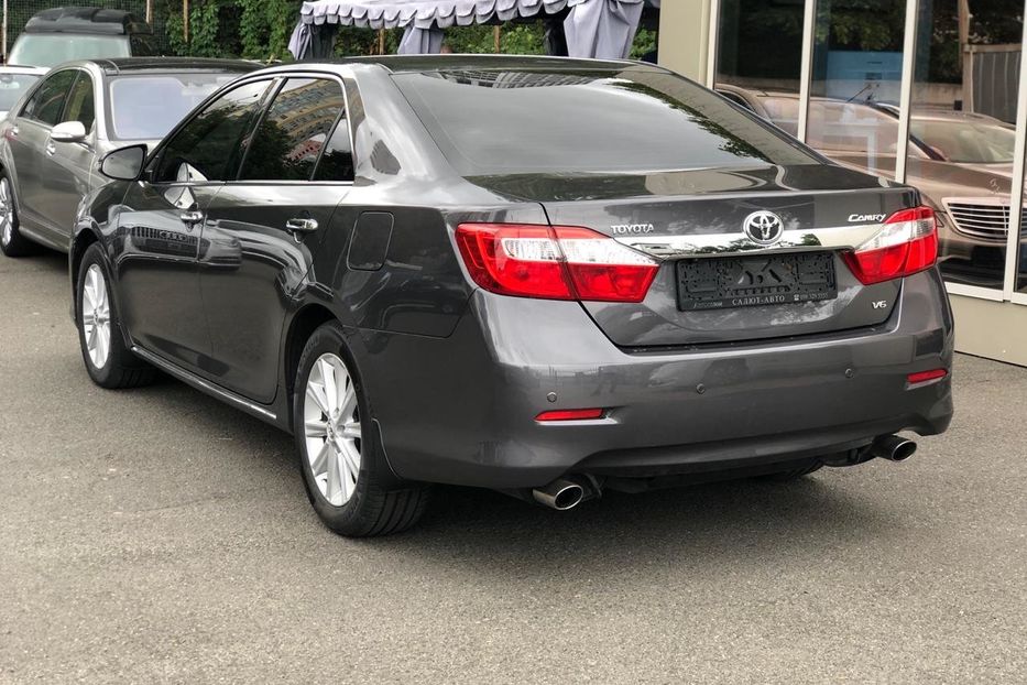 Продам Toyota Camry 3.5 2013 года в Киеве
