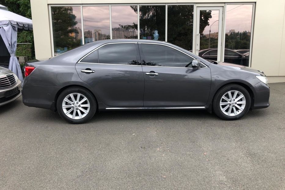 Продам Toyota Camry 3.5 2013 года в Киеве