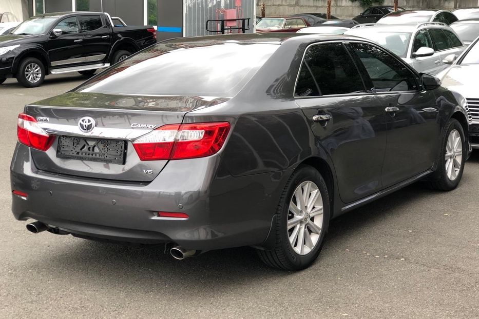 Продам Toyota Camry 3.5 2013 года в Киеве