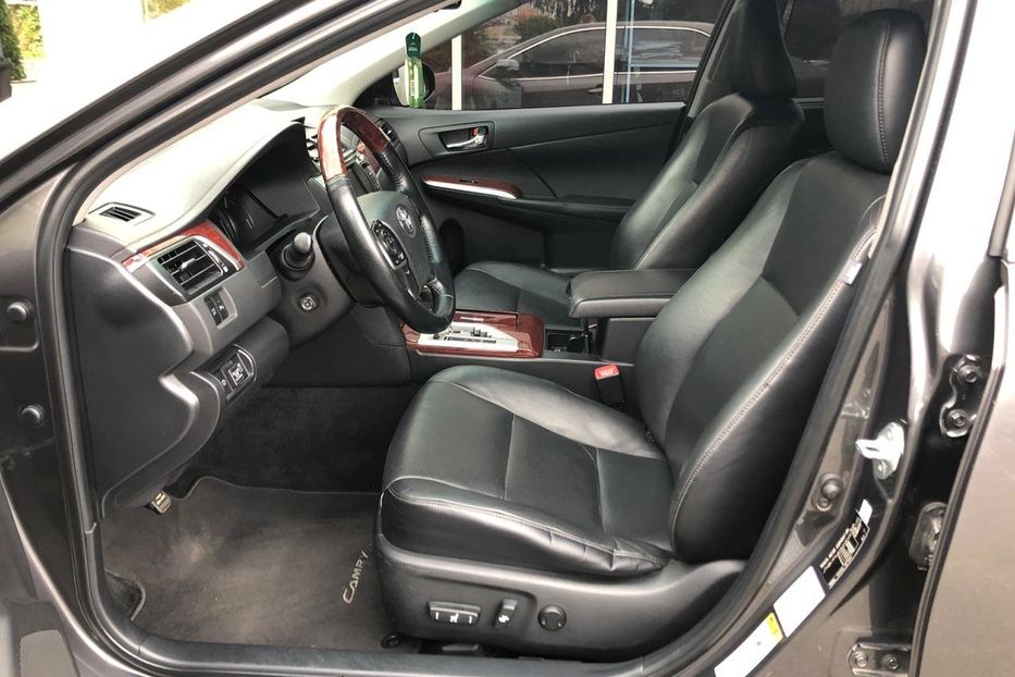 Продам Toyota Camry 3.5 2013 года в Киеве
