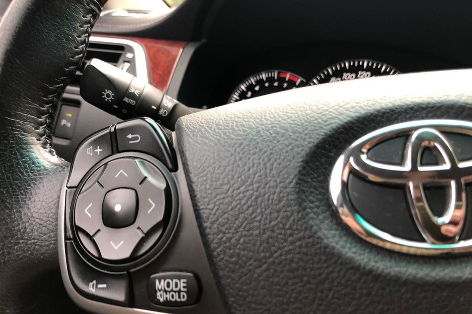 Продам Toyota Camry 3.5 2013 года в Киеве
