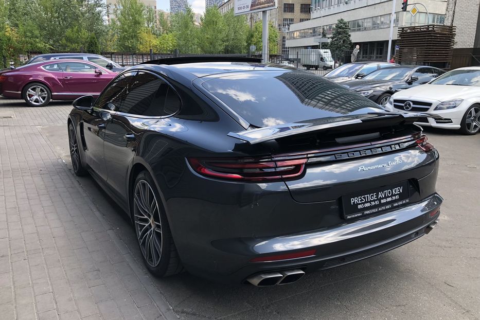 Продам Porsche Panamera TURBO NEW Официальный 2018 года в Киеве