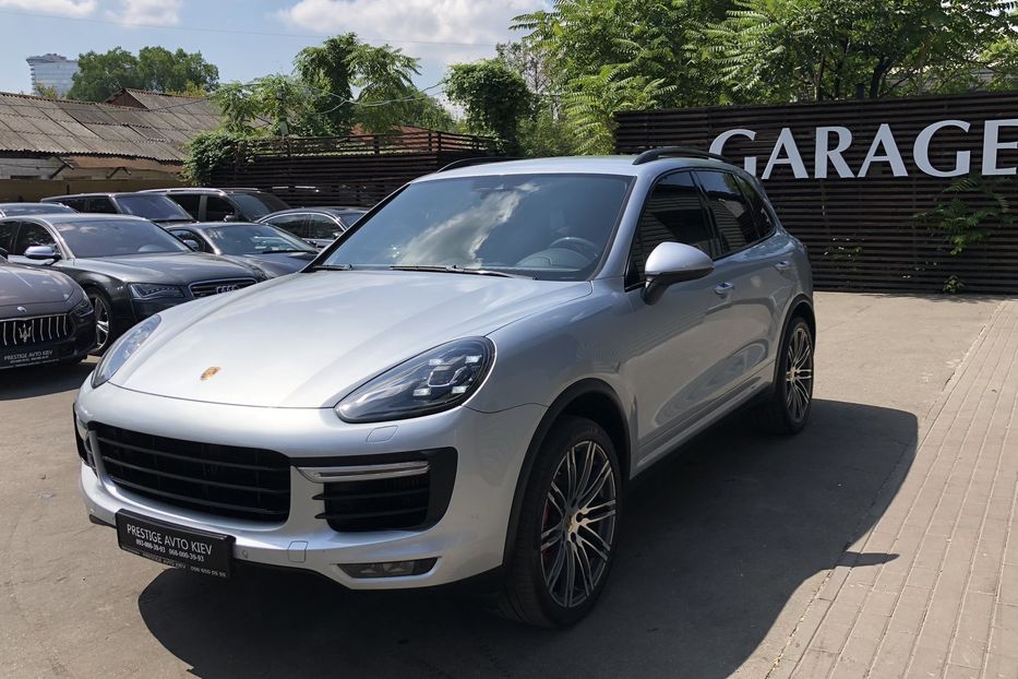 Продам Porsche Cayenne TURBO 2016 года в Киеве