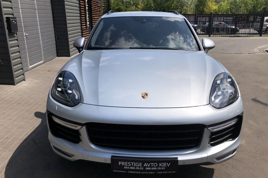 Продам Porsche Cayenne TURBO 2016 года в Киеве