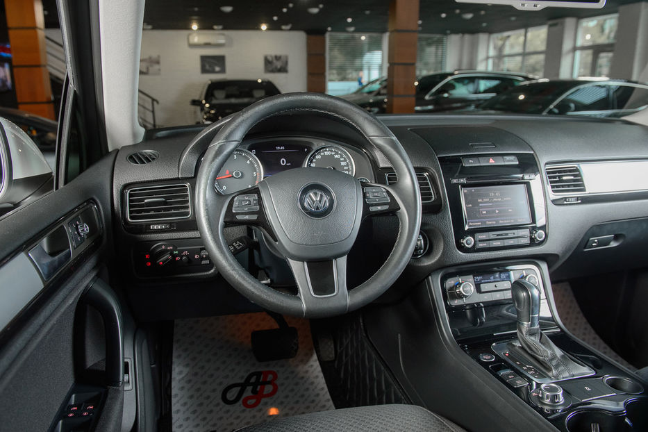 Продам Volkswagen Touareg R-Line 2013 года в Одессе