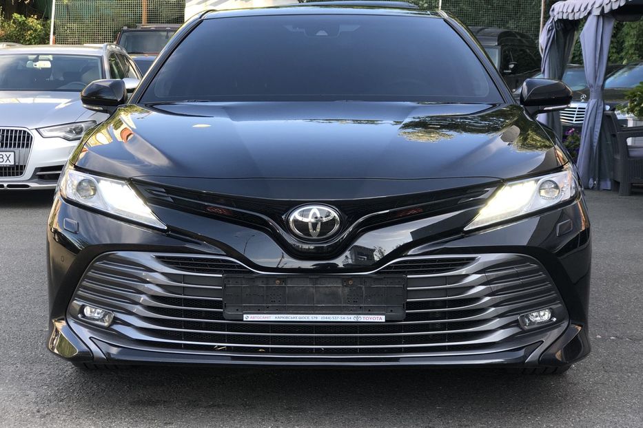 Продам Toyota Camry Premium 2017 года в Киеве