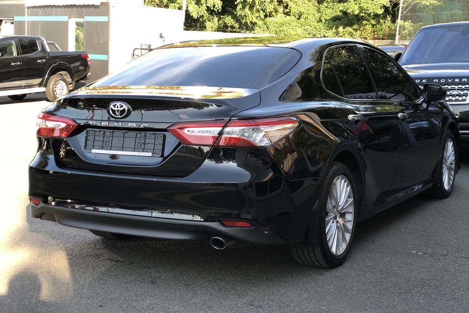 Продам Toyota Camry Premium 2017 года в Киеве