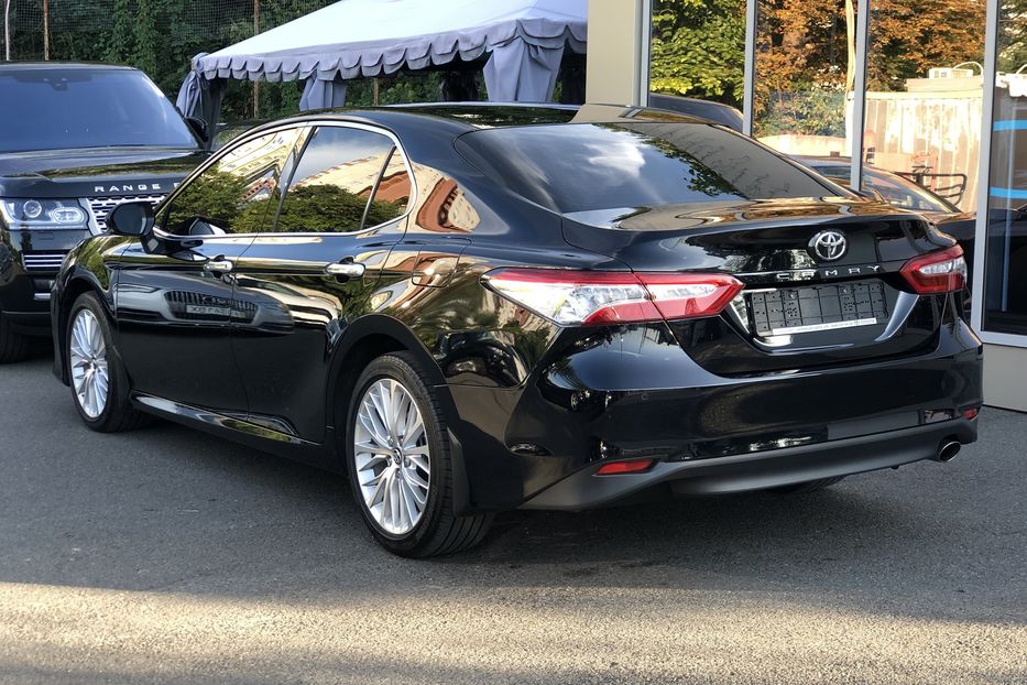 Продам Toyota Camry Premium 2017 года в Киеве