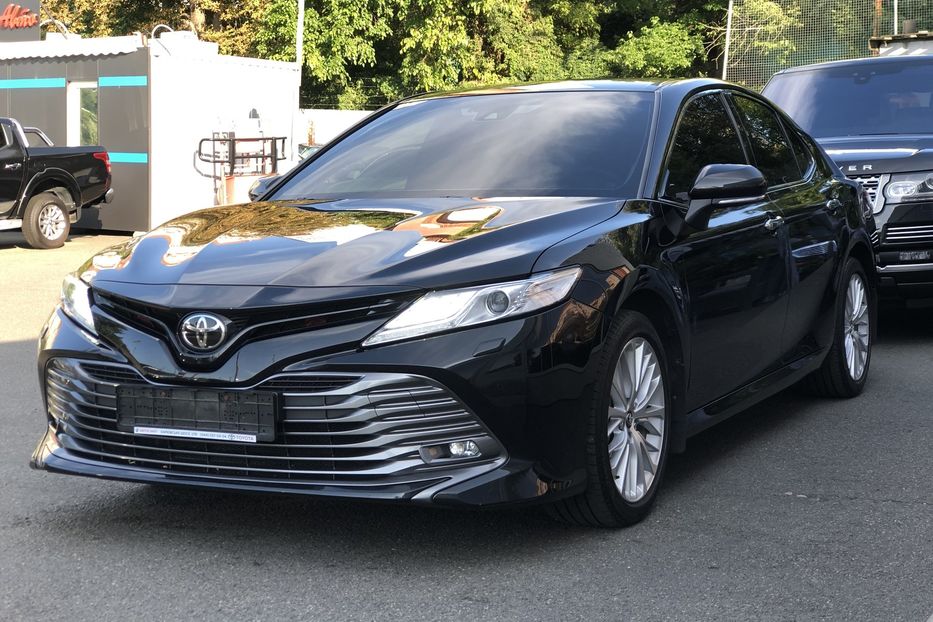 Продам Toyota Camry Premium 2017 года в Киеве