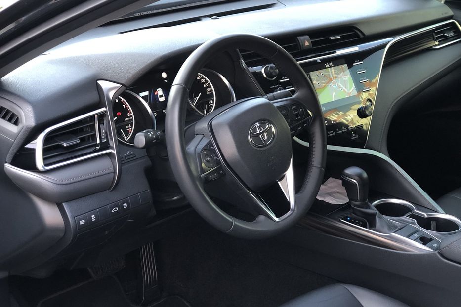 Продам Toyota Camry Premium 2017 года в Киеве