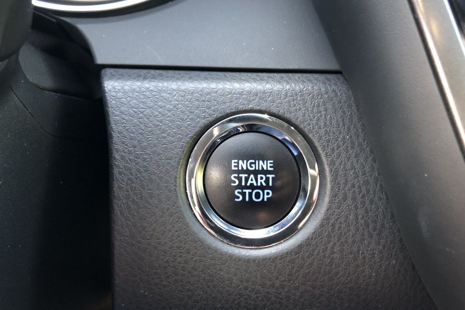 Продам Toyota Camry Premium 2017 года в Киеве