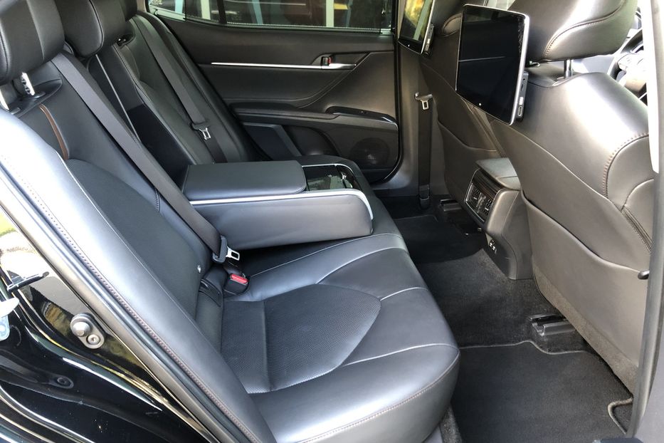 Продам Toyota Camry Premium 2017 года в Киеве