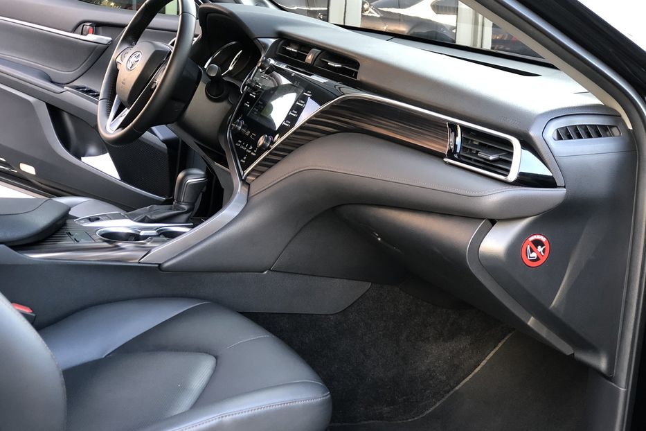 Продам Toyota Camry Premium 2017 года в Киеве