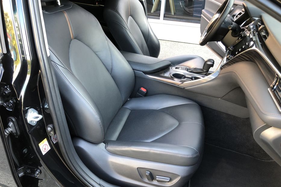 Продам Toyota Camry Premium 2017 года в Киеве