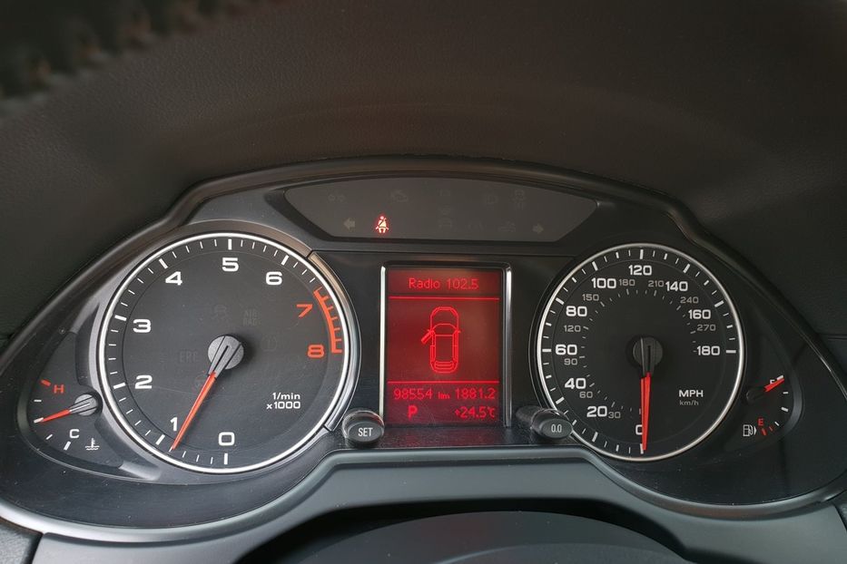 Продам Audi Q5 2013 года в Киеве