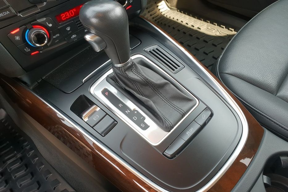 Продам Audi Q5 2013 года в Киеве