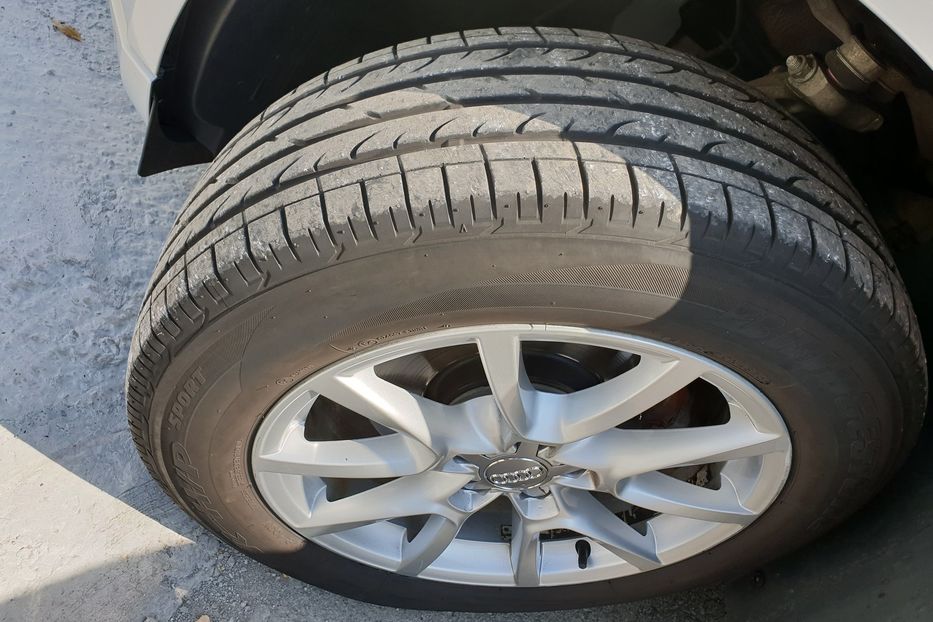 Продам Audi Q5 2013 года в Киеве