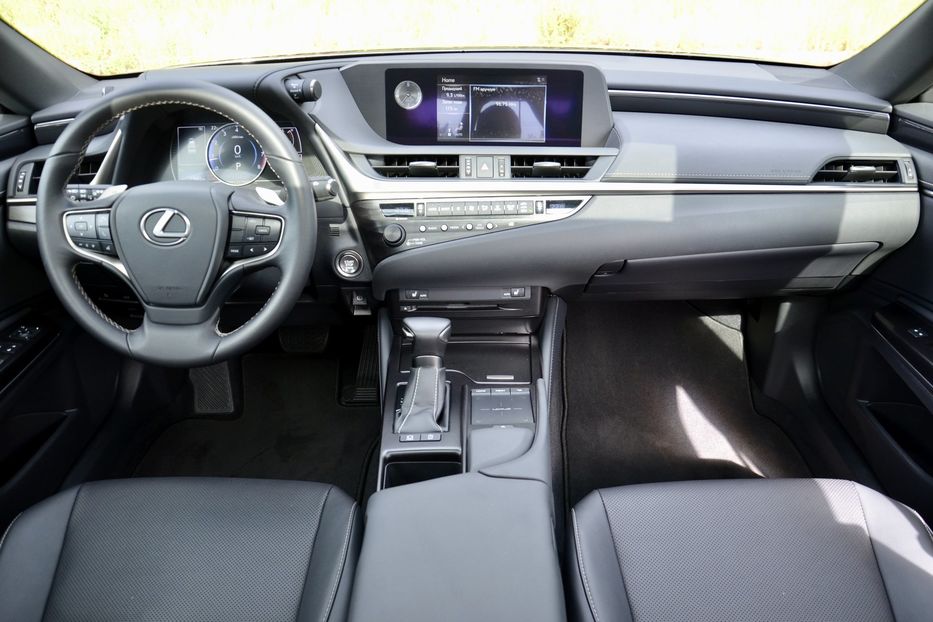 Продам Lexus ES 250 2018 года в Киеве