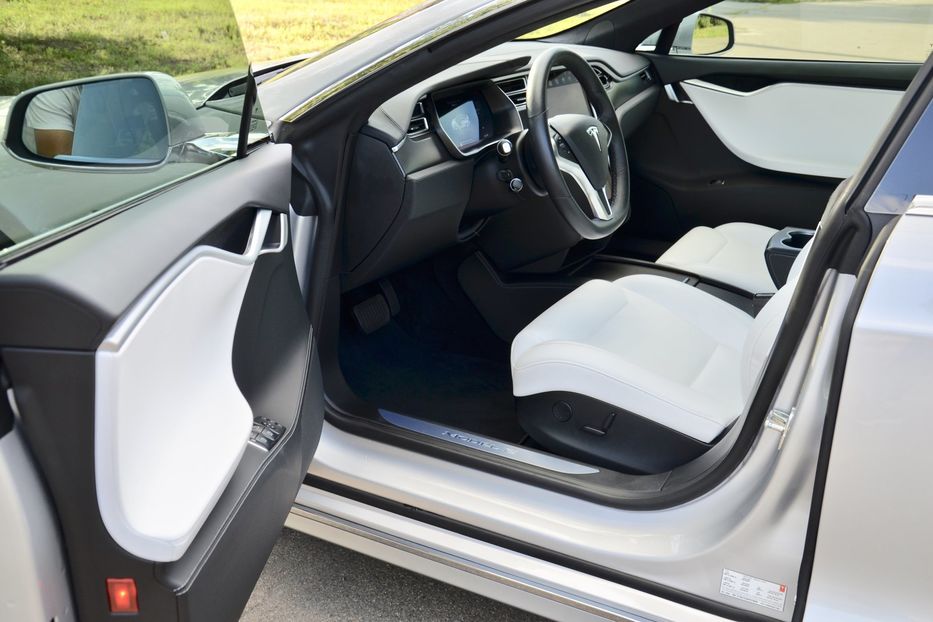 Продам Tesla Model S 100D Autopilot 2018 года в Киеве