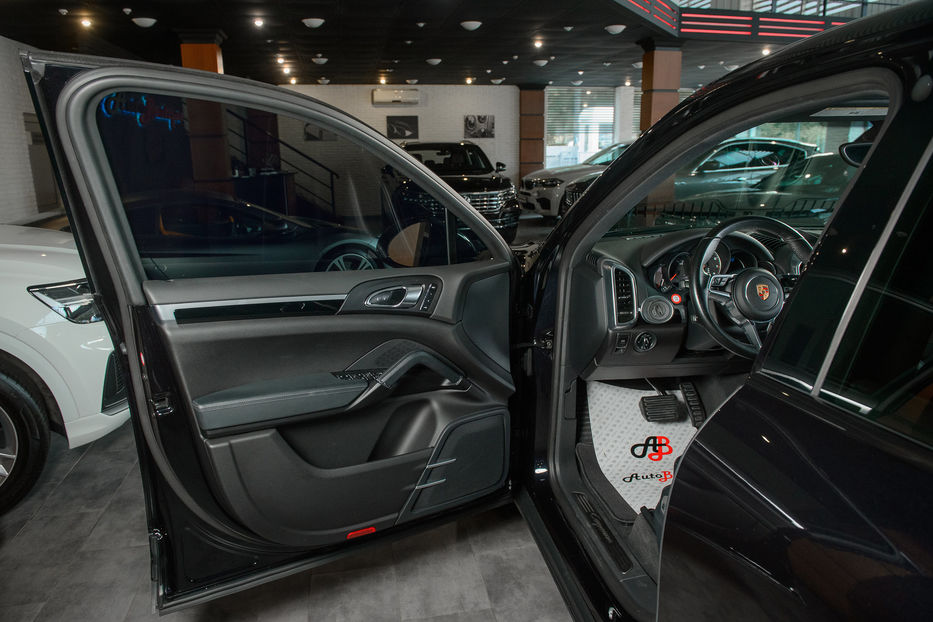 Продам Porsche Cayenne 2014 года в Одессе