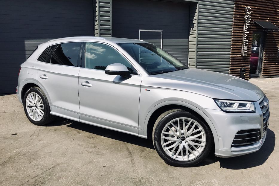 Продам Audi Q5 QUATTRO S-LINE 2017 года в Киеве