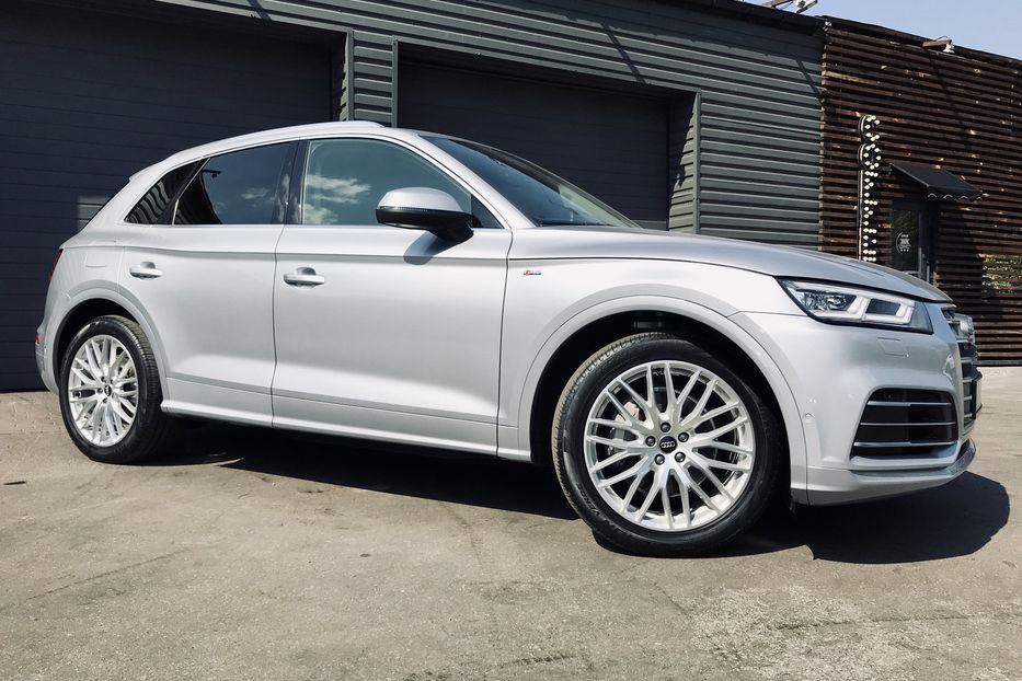 Продам Audi Q5 QUATTRO S-LINE 2017 года в Киеве