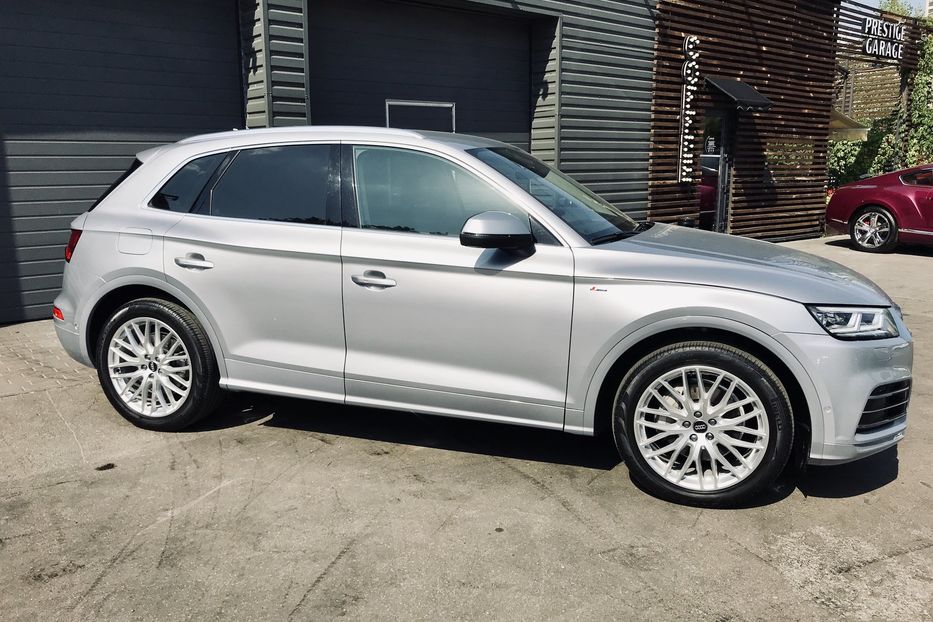Продам Audi Q5 QUATTRO S-LINE 2017 года в Киеве