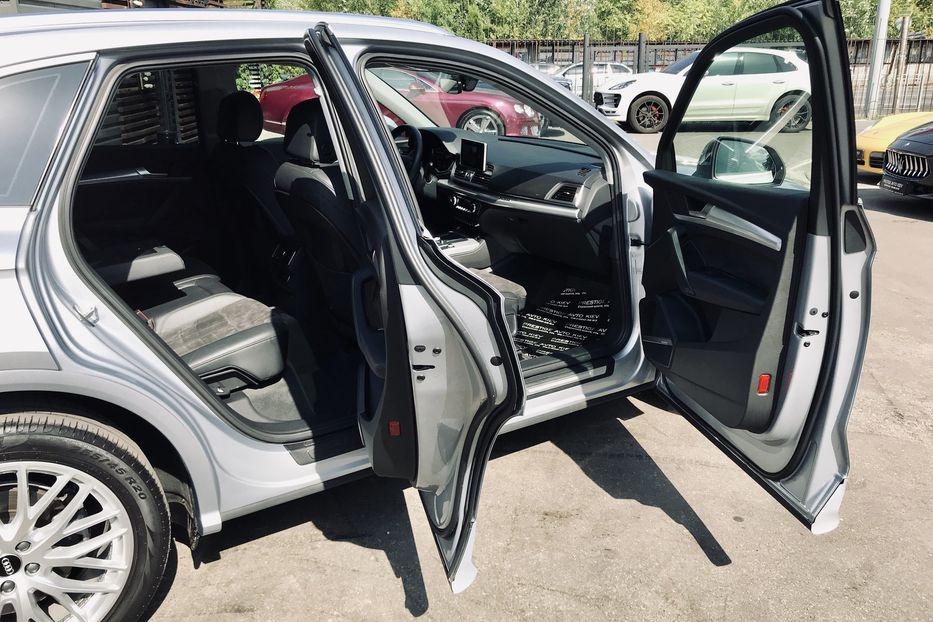 Продам Audi Q5 QUATTRO S-LINE 2017 года в Киеве
