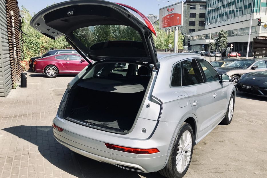 Продам Audi Q5 QUATTRO S-LINE 2017 года в Киеве