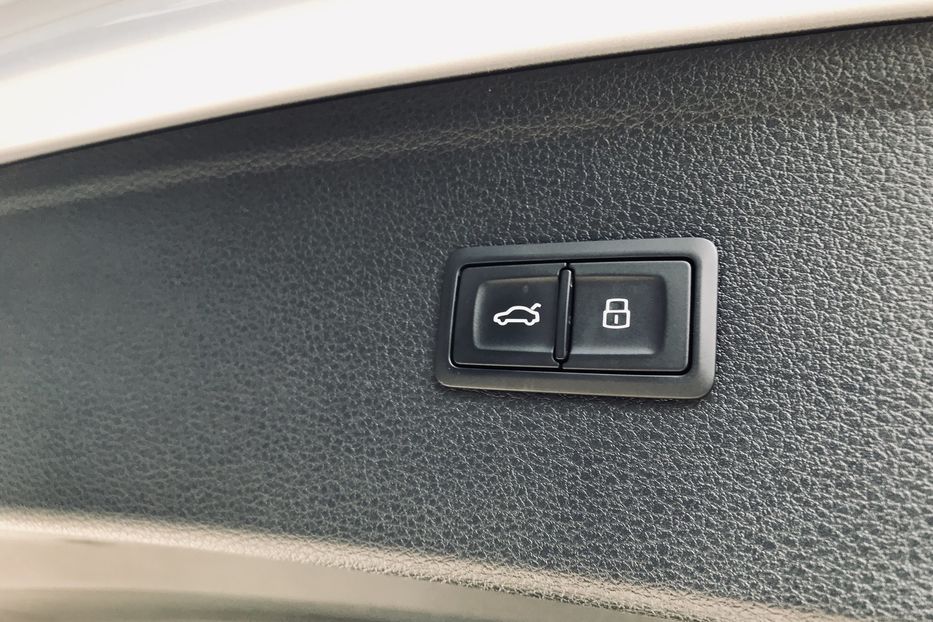 Продам Audi Q5 QUATTRO S-LINE 2017 года в Киеве