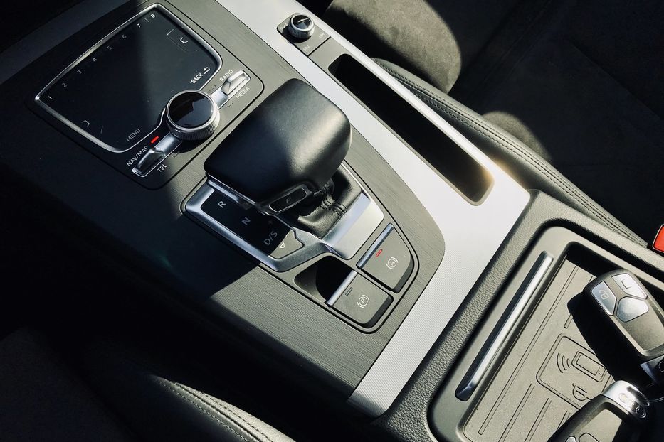 Продам Audi Q5 QUATTRO S-LINE 2017 года в Киеве