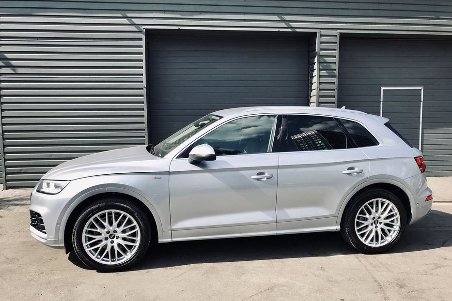 Продам Audi Q5 QUATTRO S-LINE 2017 года в Киеве
