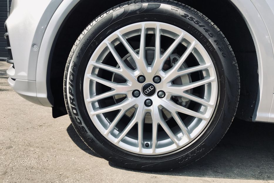 Продам Audi Q5 QUATTRO S-LINE 2017 года в Киеве