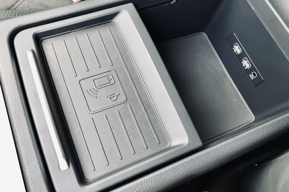 Продам Audi Q5 QUATTRO S-LINE 2017 года в Киеве