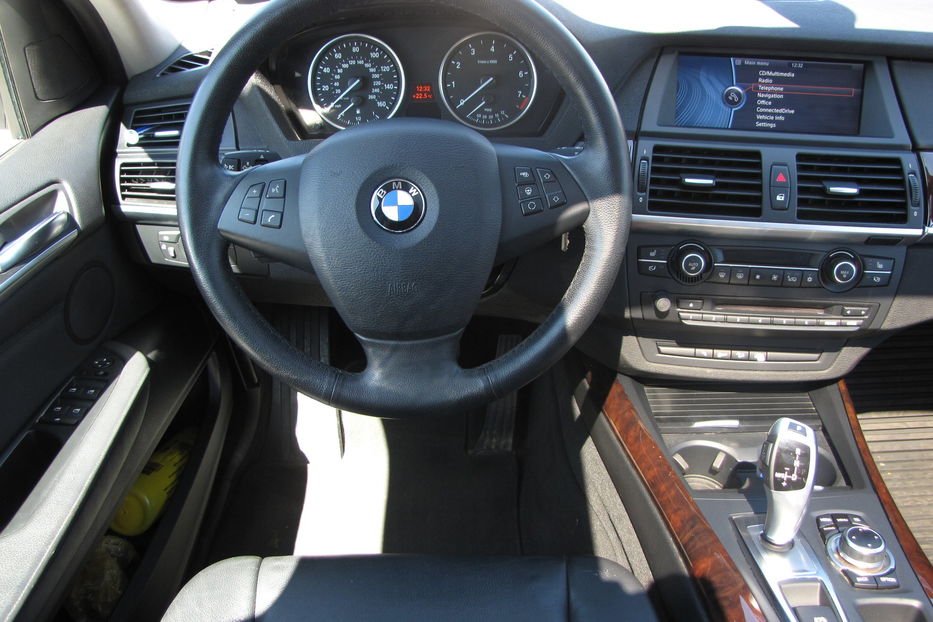 Продам BMW X5 2012 года в Одессе