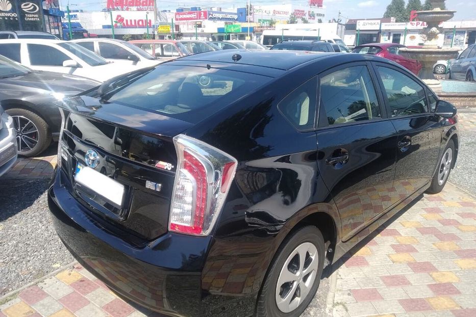 Продам Toyota Prius 2013 года в Днепре